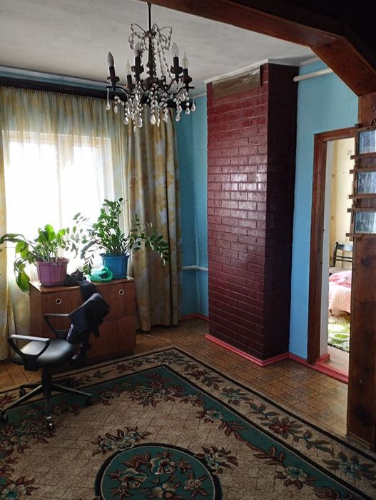 Продам двух этажный дом