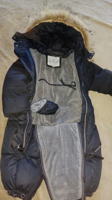 Продам детский зимний комбинезон.