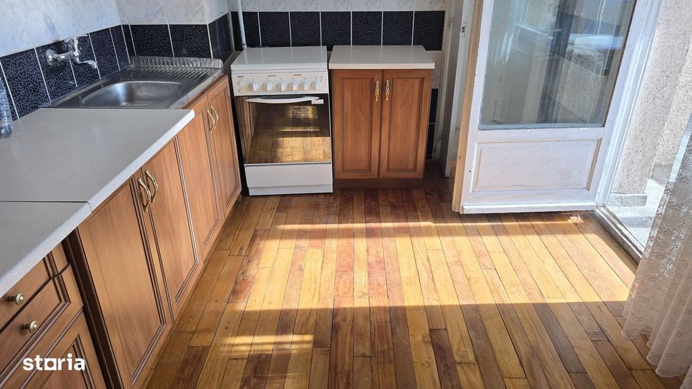 Vand apartament 4 camere dec. Deva,  22 Decembrie et 5, bloc de 6 et