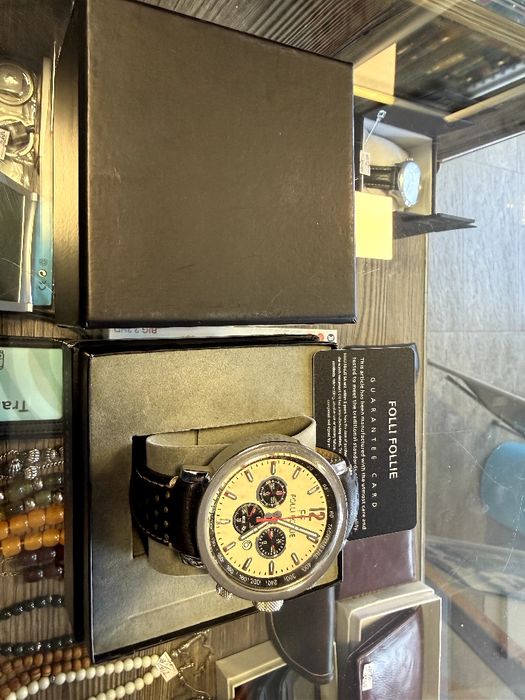 Продавам оригинален часовник Folli Follie Chronograph