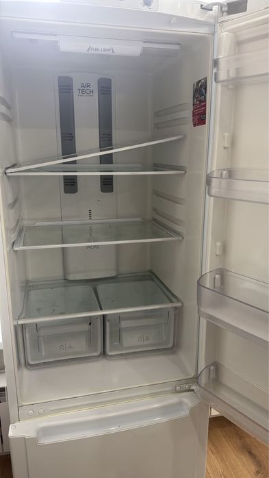 Продам холодильник на запчасти