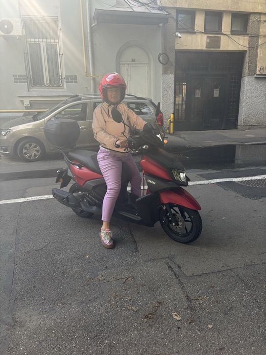 Vand scooter Yamaha Bucuresti urgent