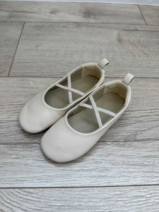 Кожени балеринки Zara в бяло-екрю, размер 24