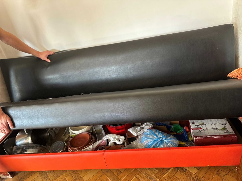 Продавам диван на символична цена