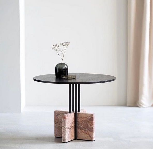 Журнальный столик из мрамора