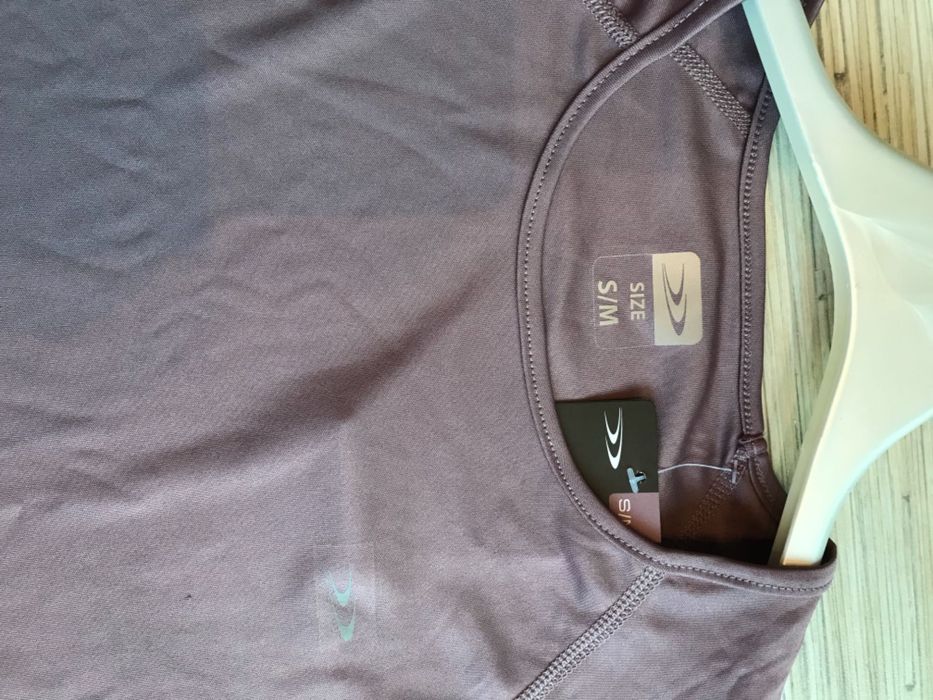 Дамска спортна блуза къс ръкав