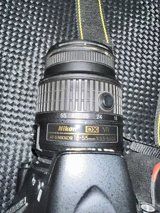 Nikon D5500 + 2 обектива (18-55 VR и 55-200 VR) + чанта