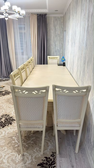 Срочно продам стол со стульями