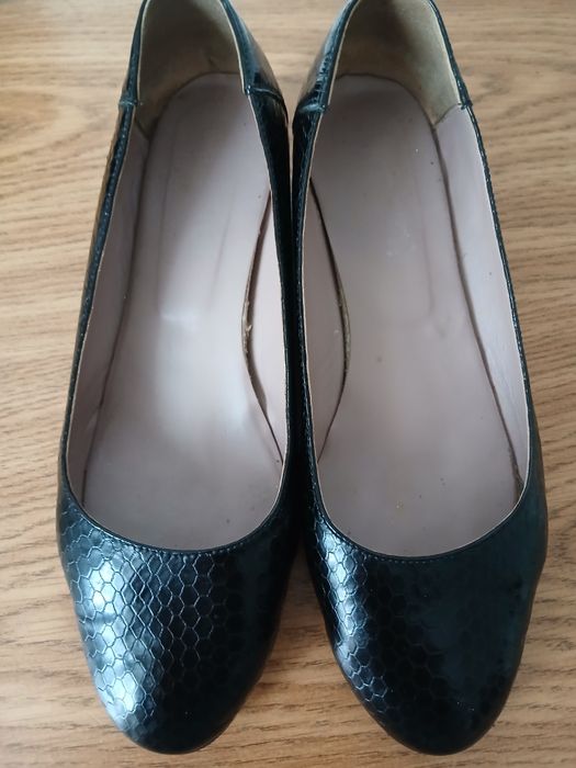 Oferta!! Pantofi din piele  impecabili cumparati de la magazinul  J'acobs