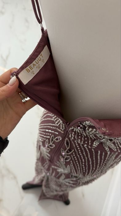 Rochie lunga bijuterie