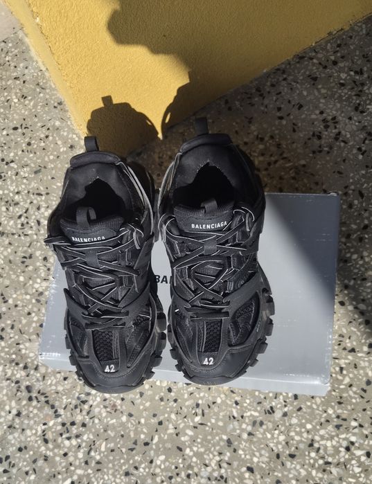 Balenciaga track  42
