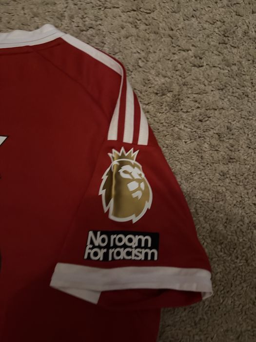 Tricou Isak liverpool