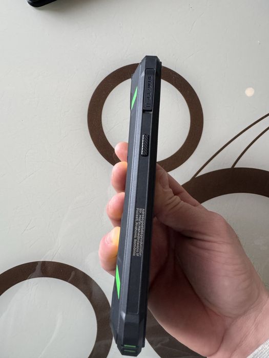 Telefon Ihunt p10000 ultra rezistent la apă,praf și șocuri.