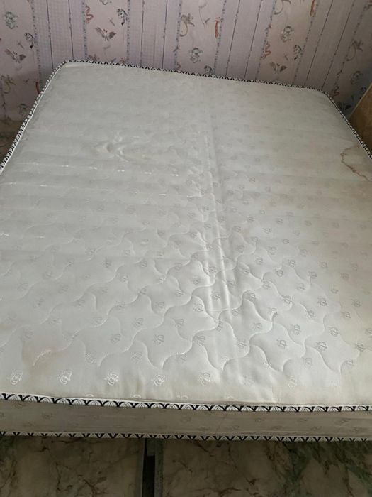 Срочно продам кровать с ортопедическим матрасом!