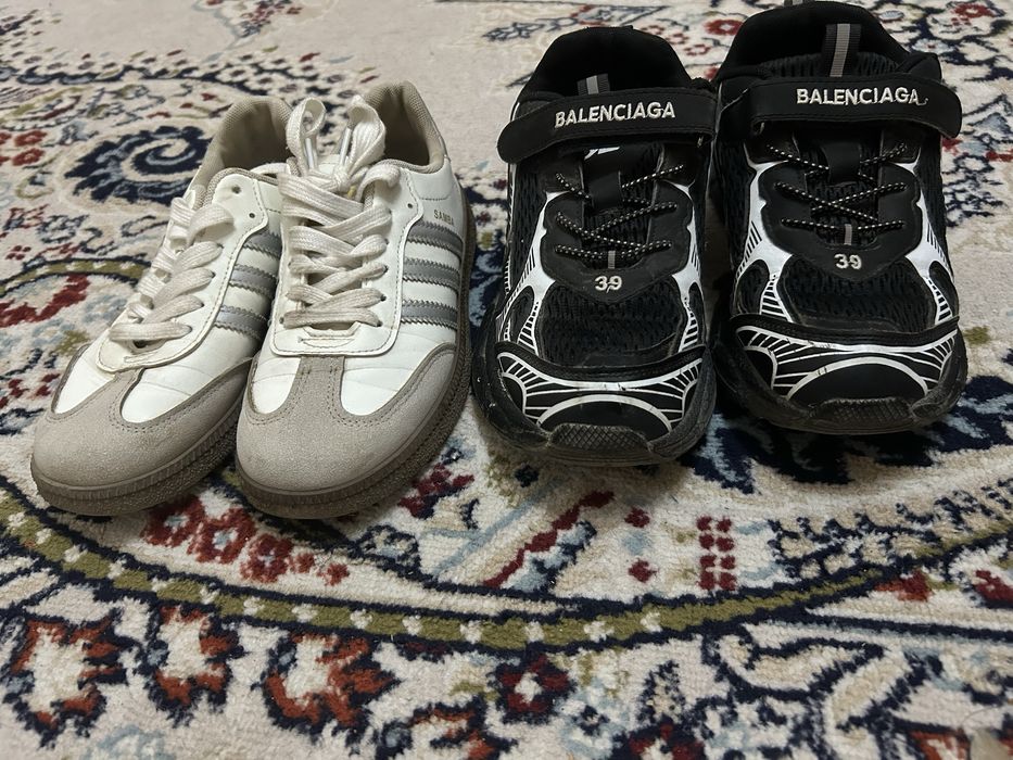 Кроссовки женские