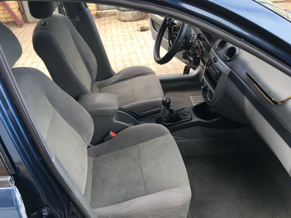 Продам машину шевроле лачетти