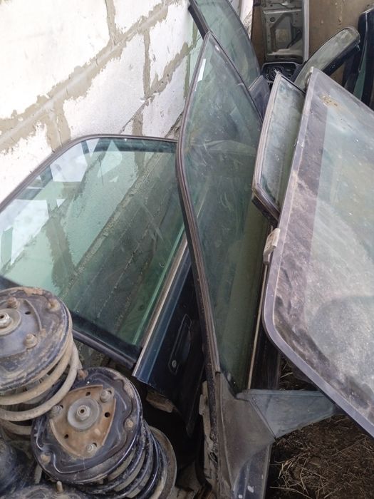 Запчасти на Ауди 100 с3