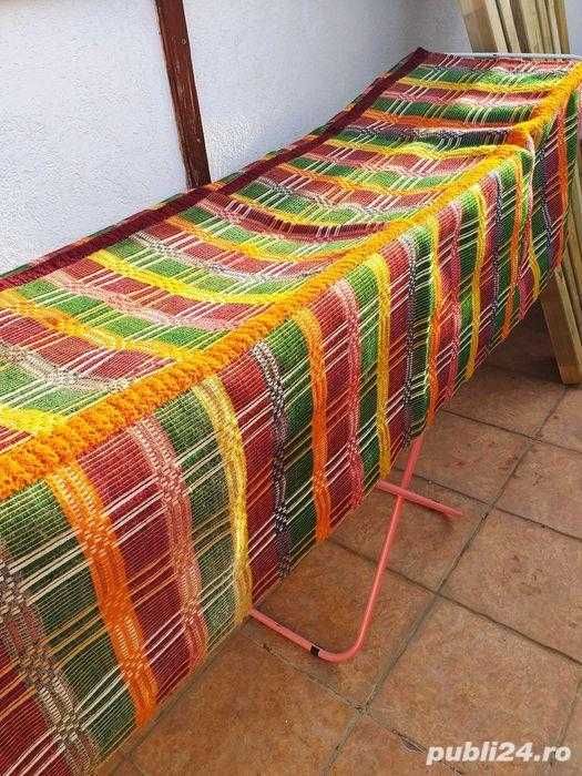 Cuvertura (covor) tesuta manual