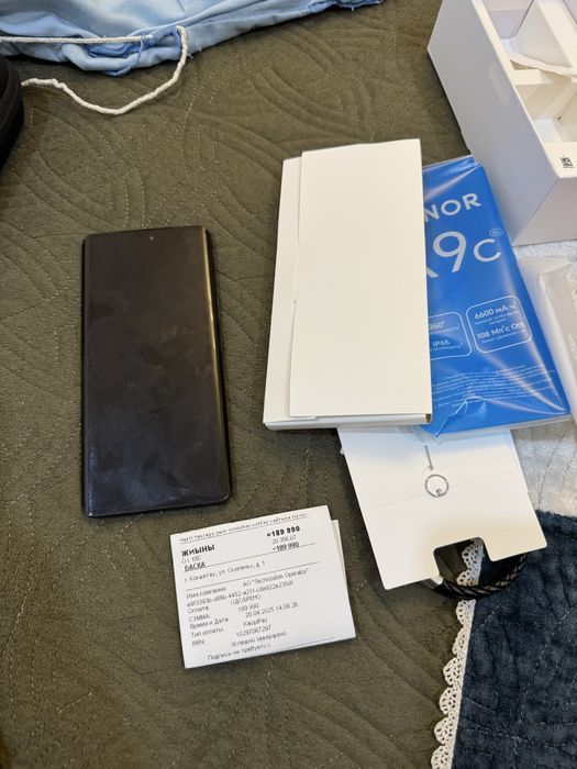 Смартфон Honor x9c,в отличном состоянии. Документы все есть, наличка.