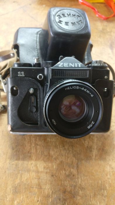 Фотоапарат "Зенит"11 и Светкавица "Elgawa"