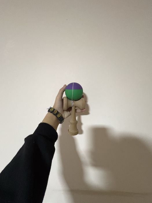 vand\schimb kendama nelansata rară CITITI DESCRIEREA