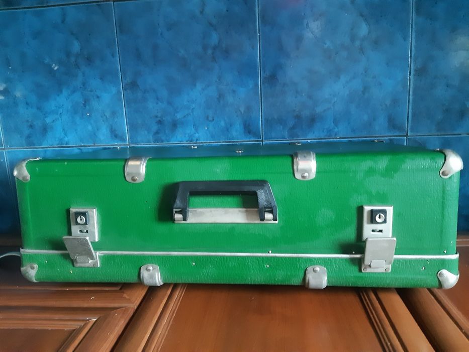 Geamantan din carton
