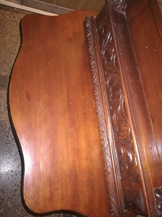 Старинна маса с огледало