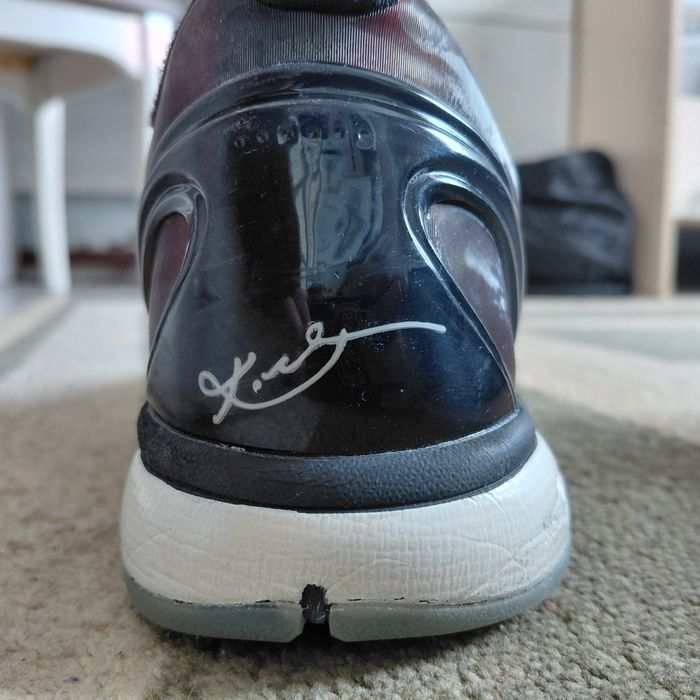 Продам KOBE VI(6) оригинал