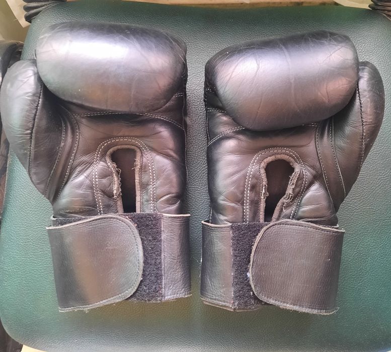 Боксови ръкавици