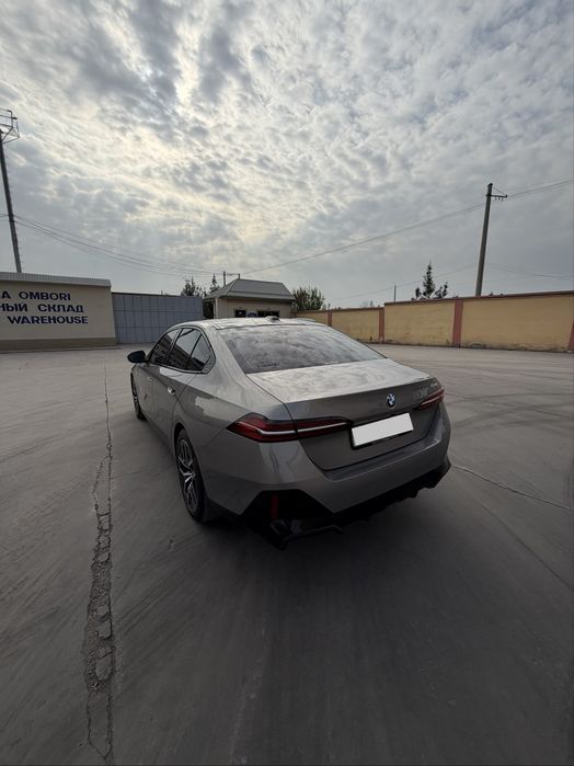BMW 520i  2025 Yil 7000 km yurgan
