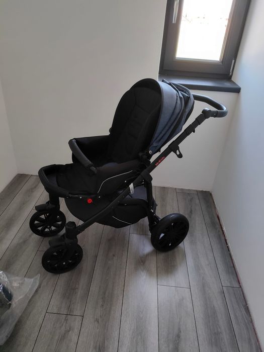 Vând cărucior 3 în 1 pt copii