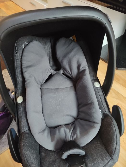 Бебешко столче Maxi-Cosi Pebble Plus + Isofix база 2wayFix (i-Size)