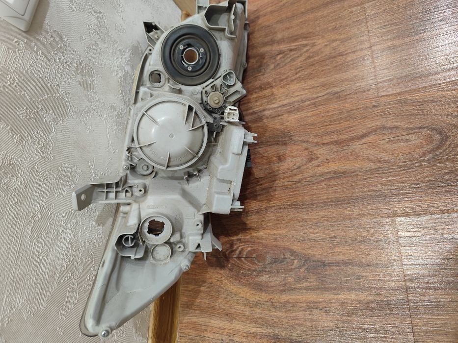 Фара левая Камри 40