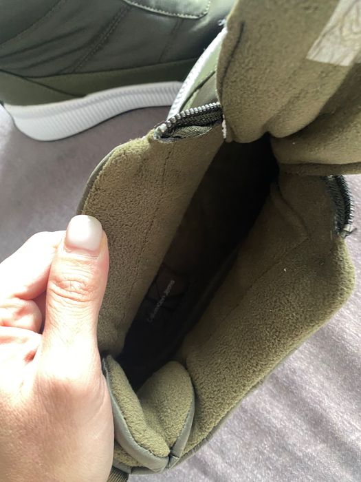 Ghete Calvin Klein noi