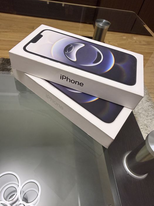 IPhone 16E Black/White Noi sigilate