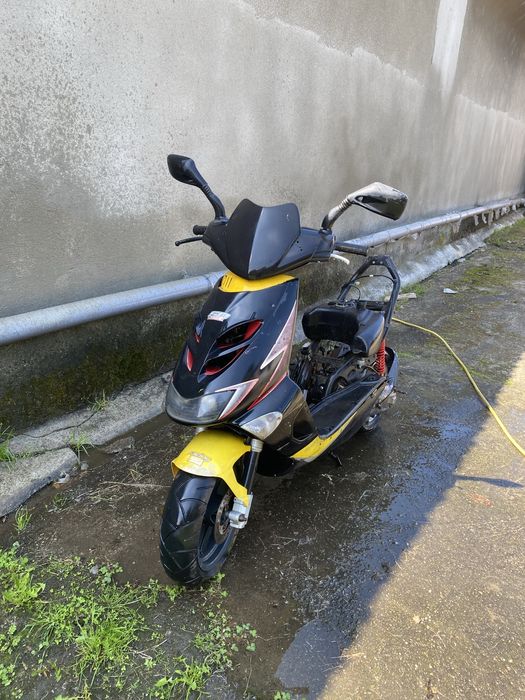 Dezmembrez Aprilia SR