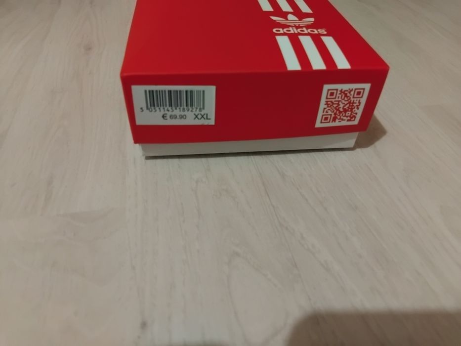 Boxeri băieți Nike și Adidas.