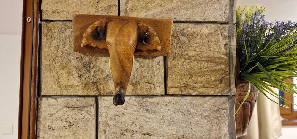 Закачалка за стена "Слонска Глава"