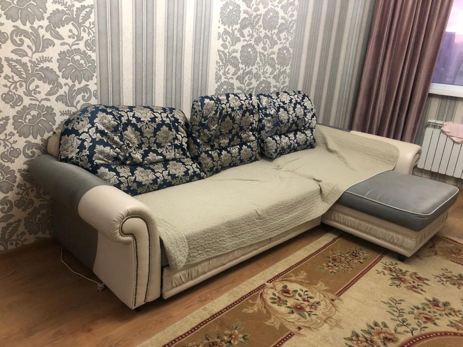 Продам диван очень вместительный