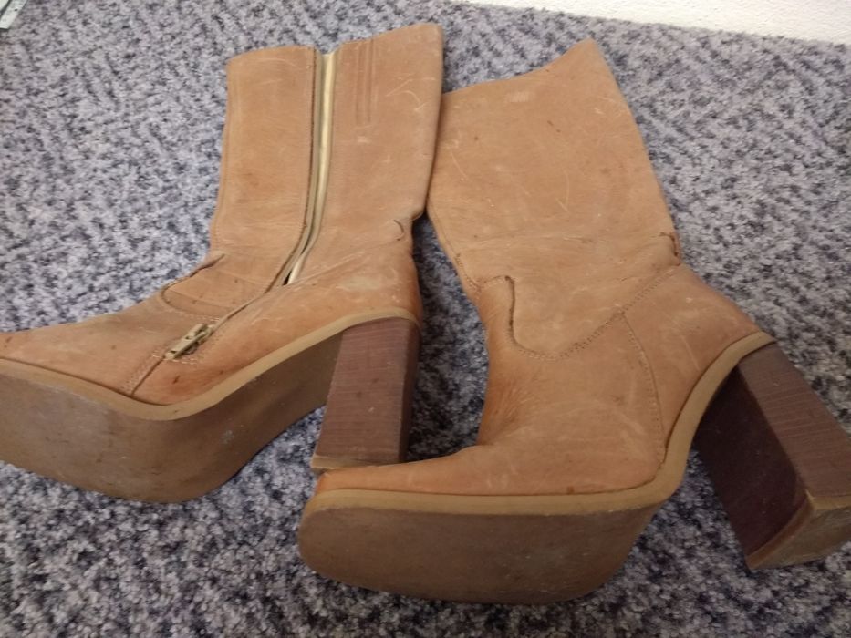 Vând cizme de dama.