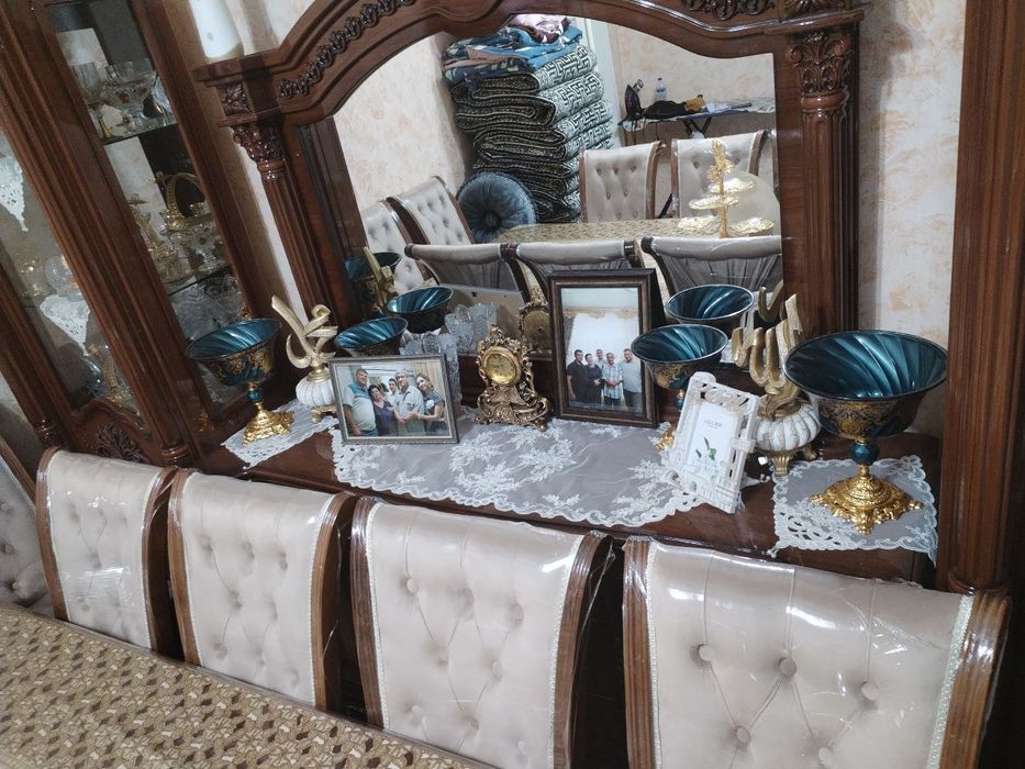 Стол, 12 стульев,комод,пинал