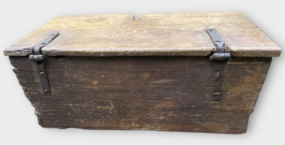 Lada zestre Saseasca pictata patina deosebita