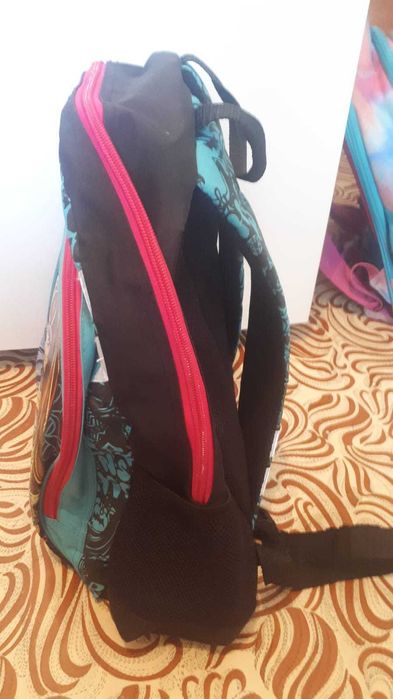 Продам портфель, ранец, рюкзак для девочки