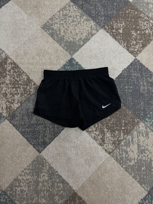 Дамски къси гащи Nike