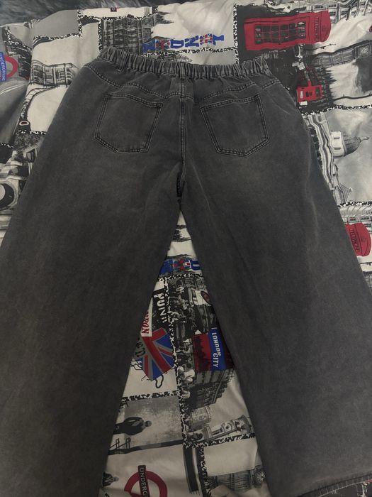 Сиви,разкроени женски дънки