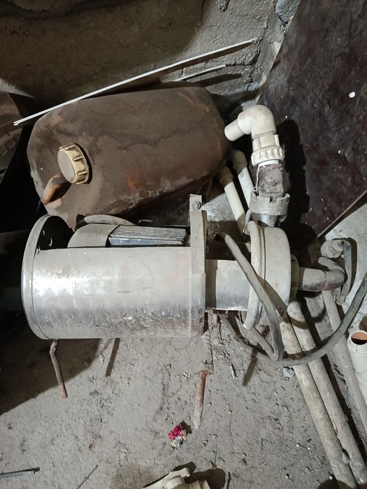 Нержавейка насос сотилади ишлайди камчилиги йук.