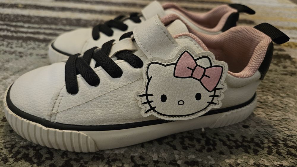 Pantofi hello kitti 27