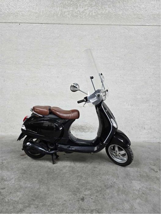 Scuter Vespa Primavera - Classic Design