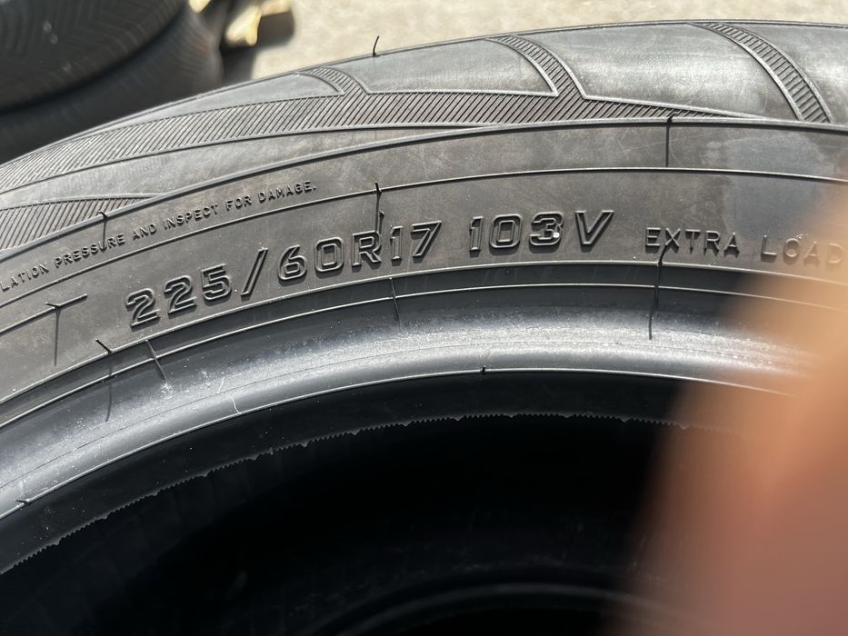 Два баллона – 225 / 60 / 17