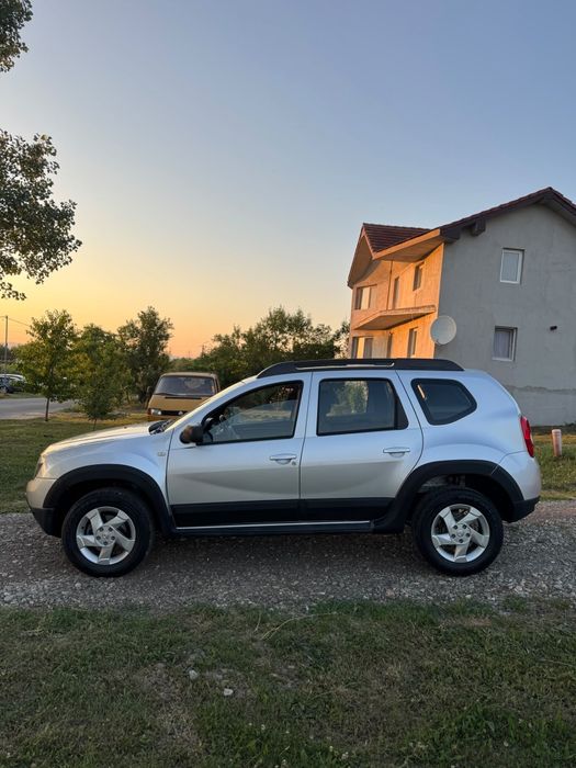 Vând Dacia Duster
